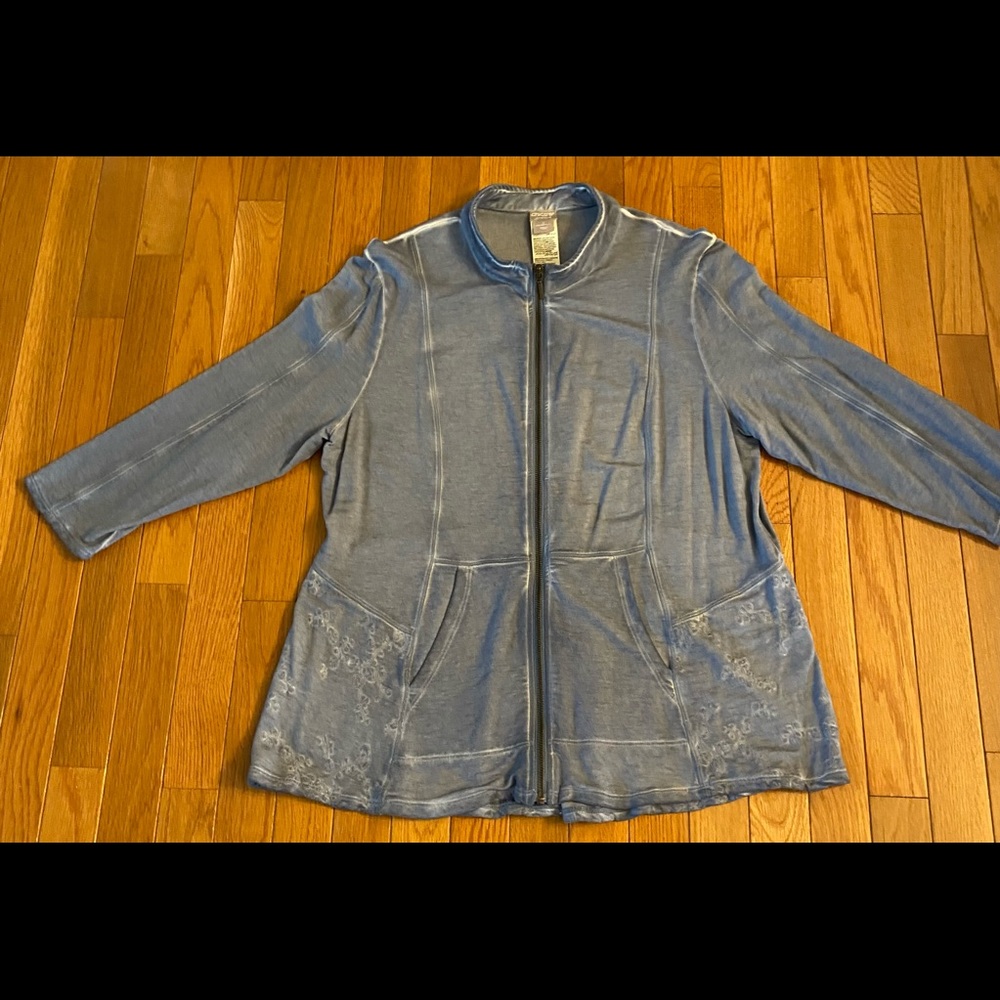 CHICO’S ZIP JACKET WITH LACE AND BACK DETAILS
